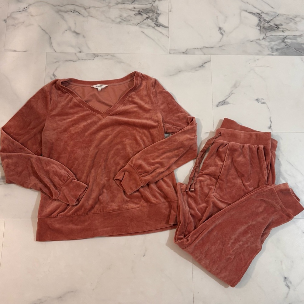 💕Soma Weekend💕 Velour Lounge Set